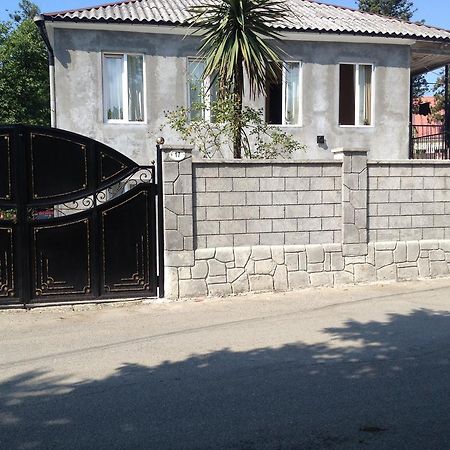 Guest House Maxim 마킨자우리 외부 사진