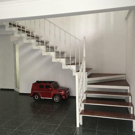 Guest House Maxim 마킨자우리 외부 사진