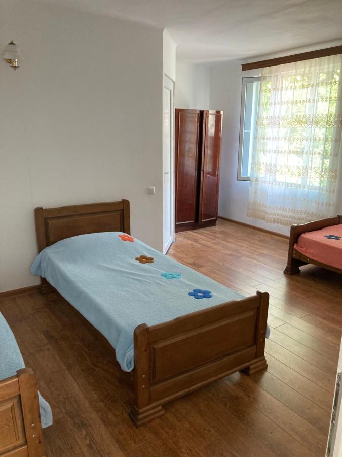 Guest House Maxim 마킨자우리 외부 사진