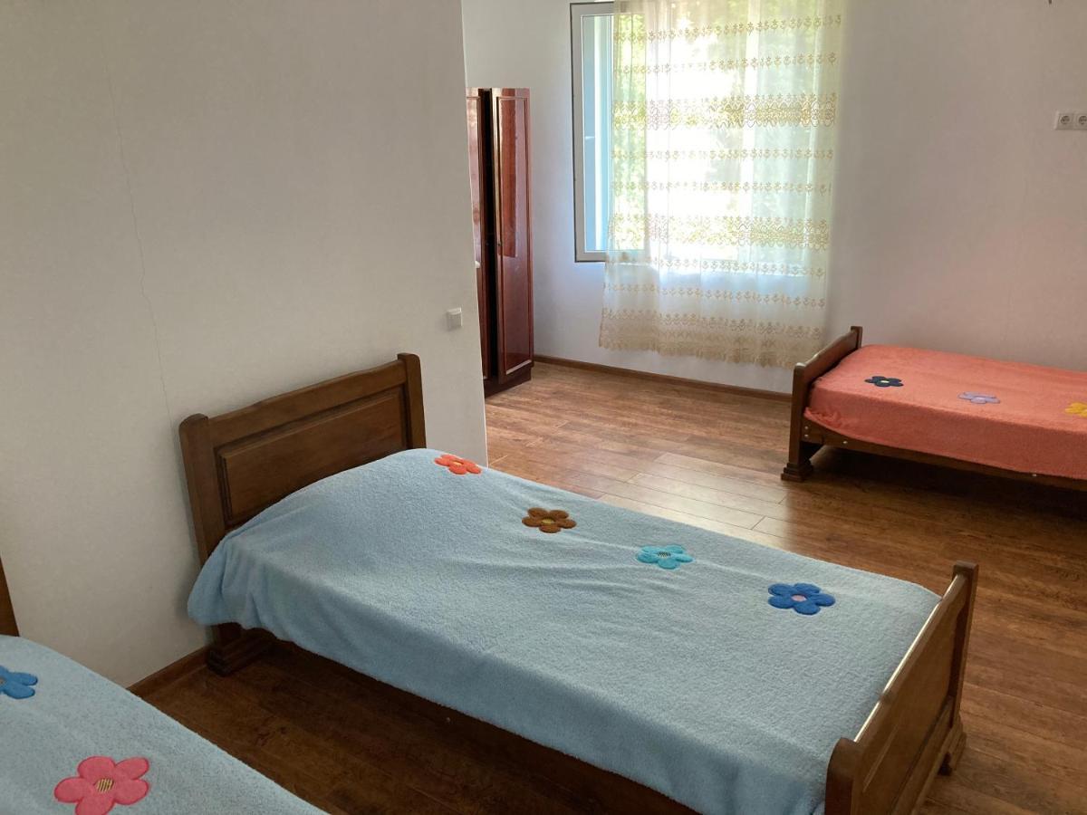 Guest House Maxim 마킨자우리 외부 사진