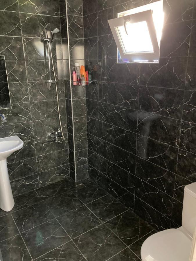 Guest House Maxim 마킨자우리 외부 사진