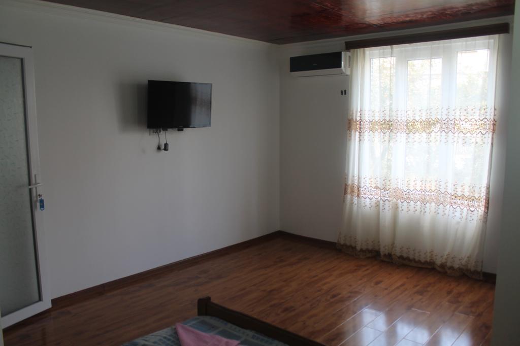 Guest House Maxim 마킨자우리 외부 사진
