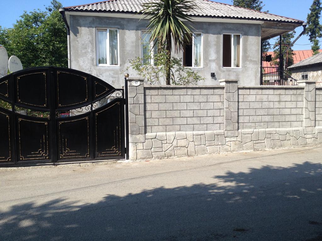 Guest House Maxim 마킨자우리 외부 사진