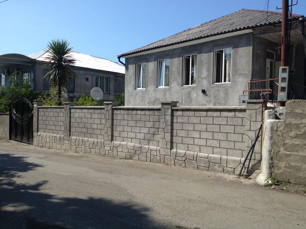 Guest House Maxim 마킨자우리 외부 사진