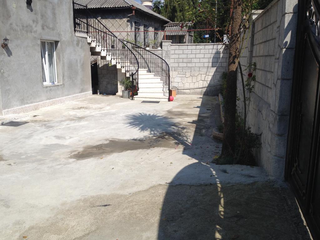 Guest House Maxim 마킨자우리 외부 사진