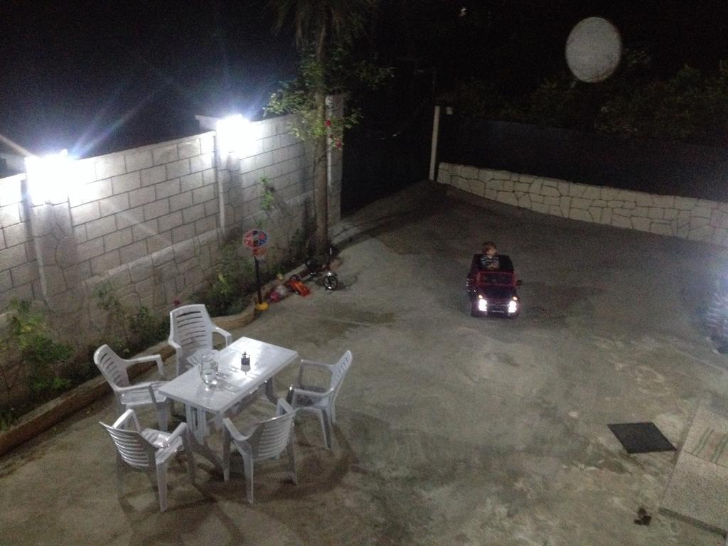 Guest House Maxim 마킨자우리 외부 사진