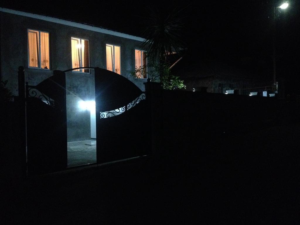 Guest House Maxim 마킨자우리 외부 사진