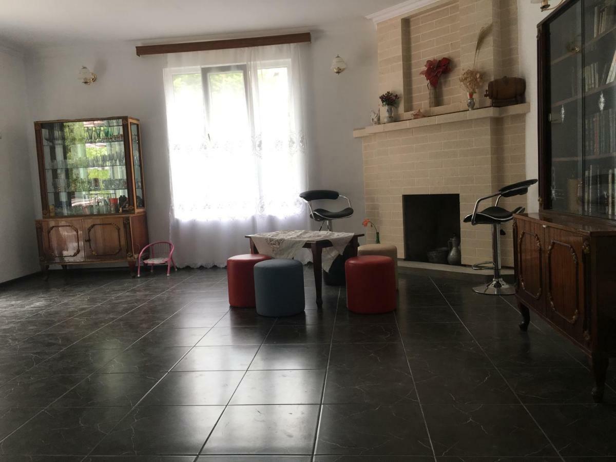 Guest House Maxim 마킨자우리 외부 사진