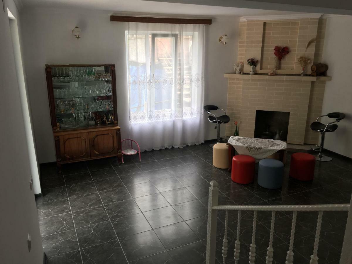 Guest House Maxim 마킨자우리 외부 사진