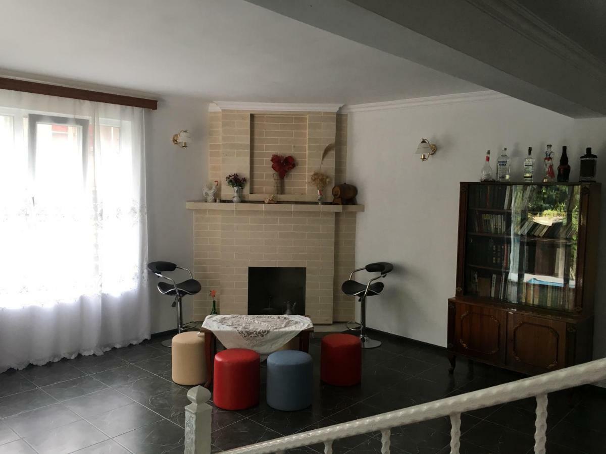 Guest House Maxim 마킨자우리 외부 사진